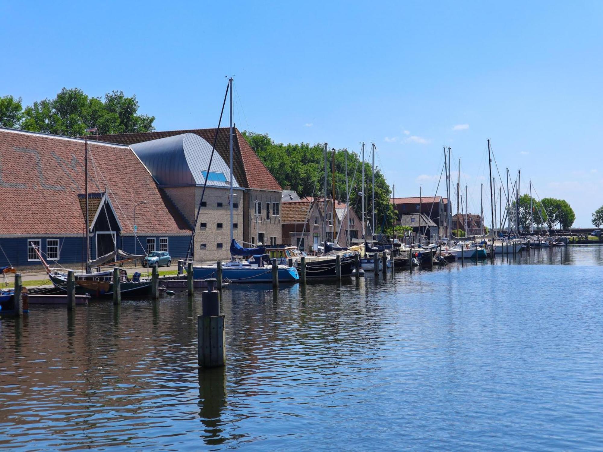 Holiday Home With Terrace Enkhuizen Exterior photo