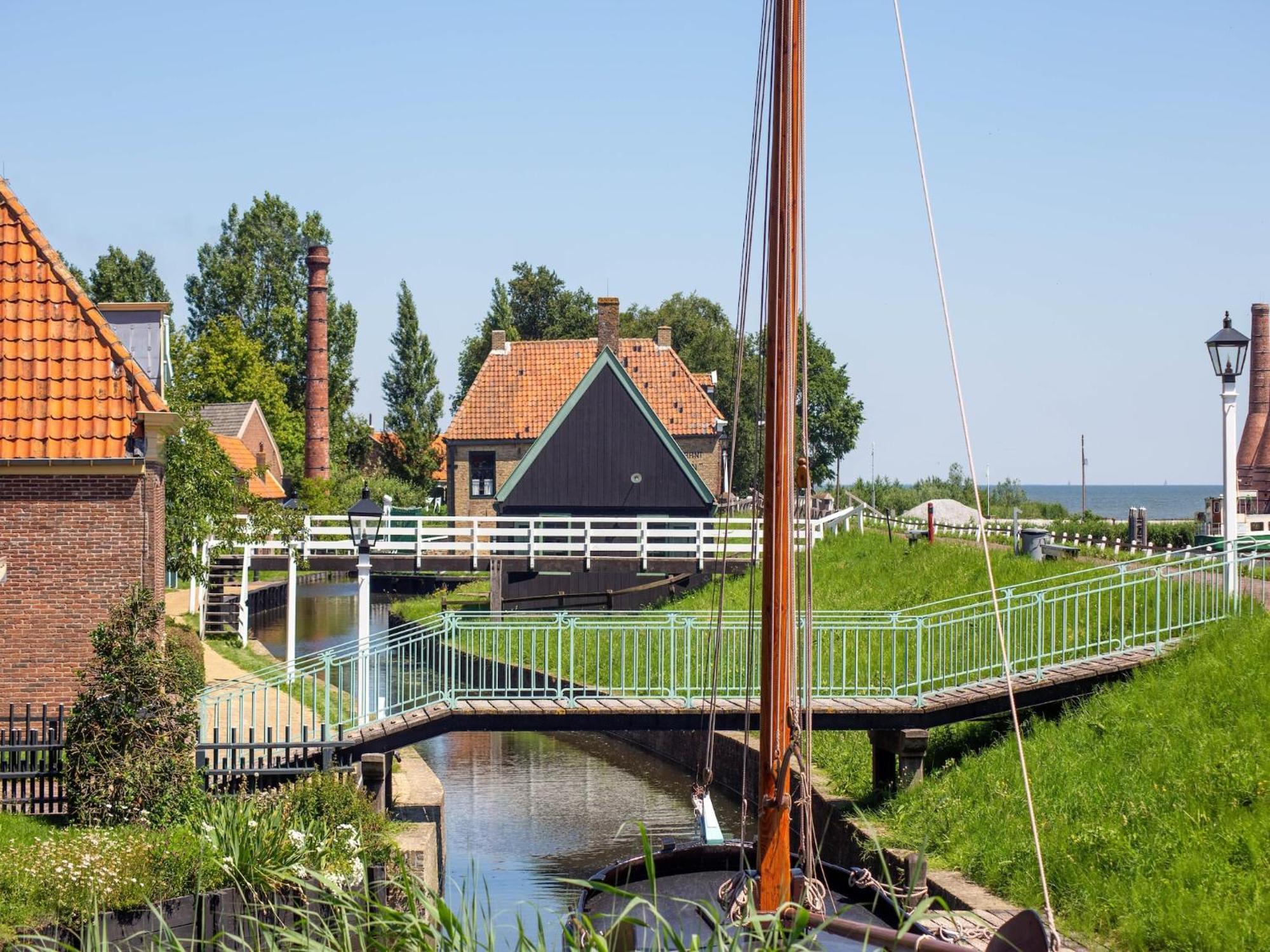 Holiday Home With Terrace Enkhuizen Exterior photo